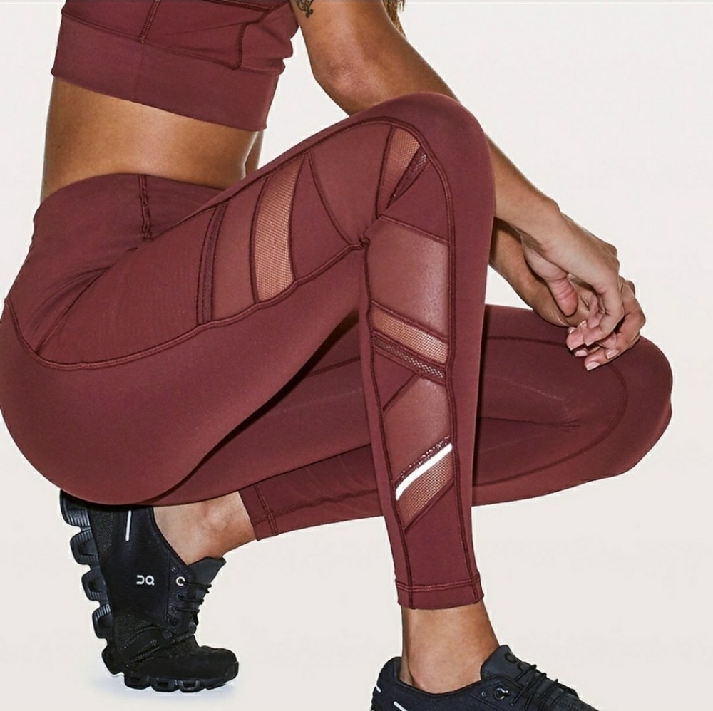 Lululemon Speed Up Tight Mesh in Savanah